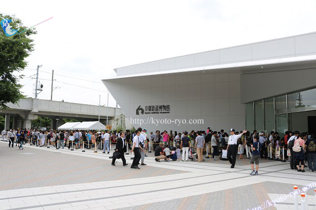 京都鉄道博物館の入館待ちの列